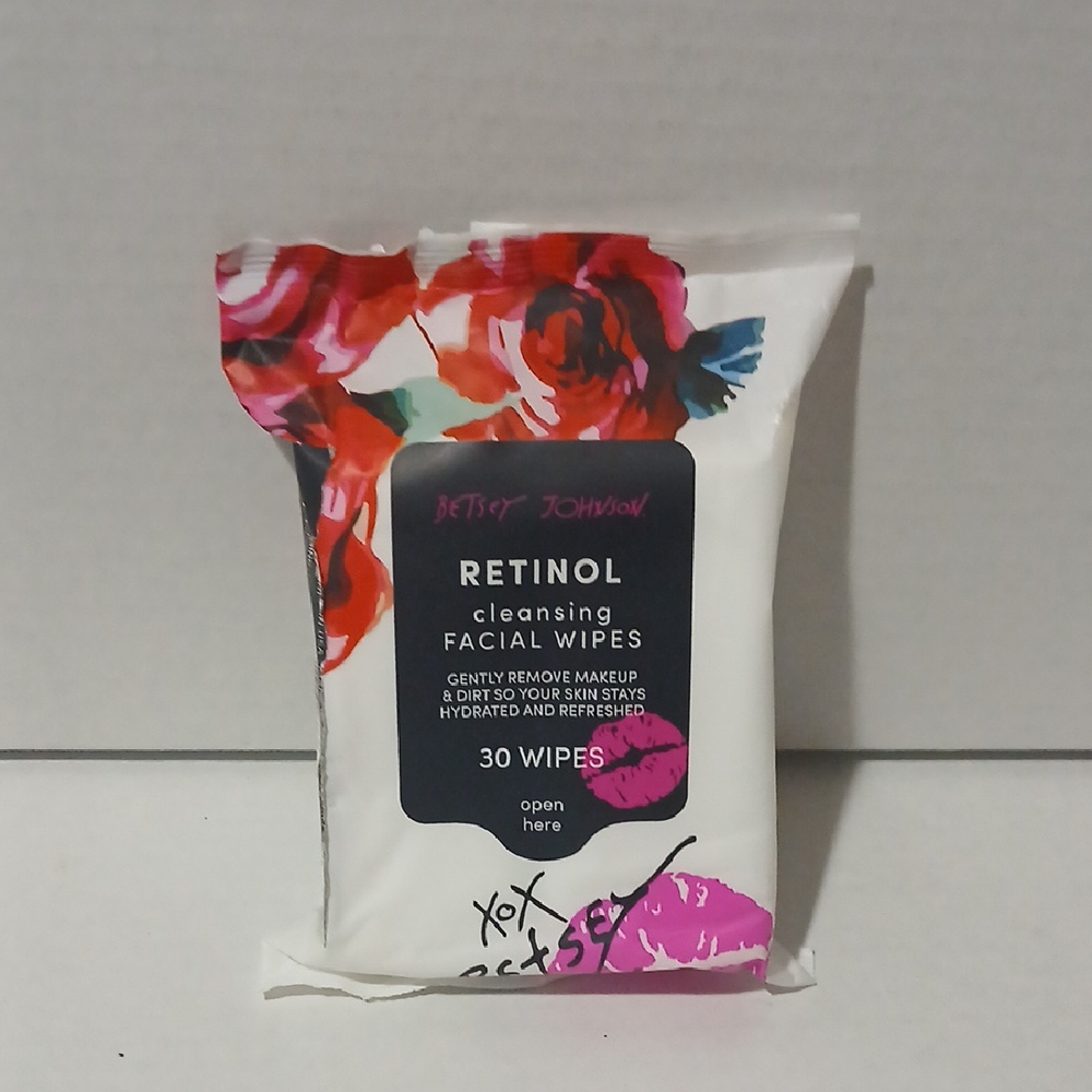 Betsey Johnson Retinol Cleansing Facial Wipes NWT